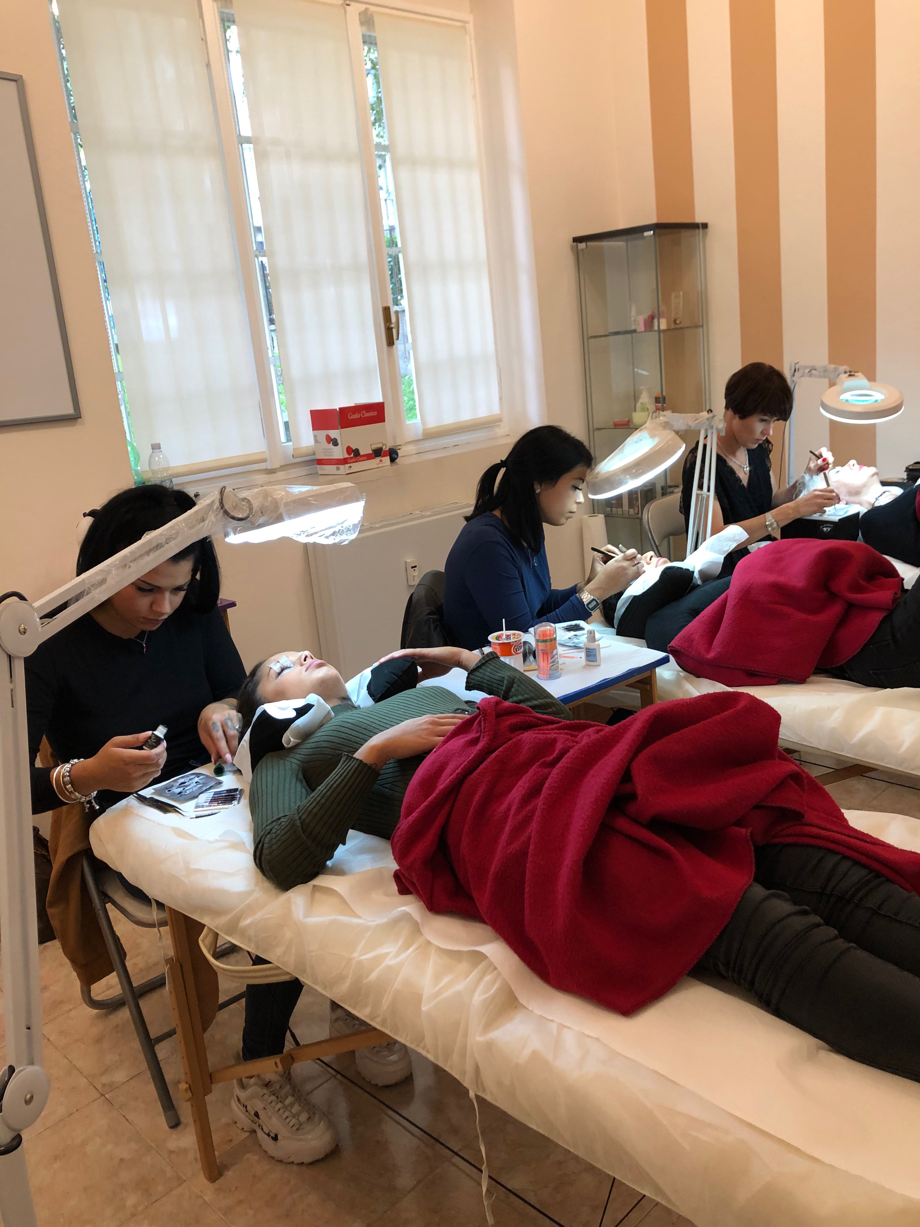 Extension Ciglia Base - 28/29 MARZO Pregnana Milanese (MI)