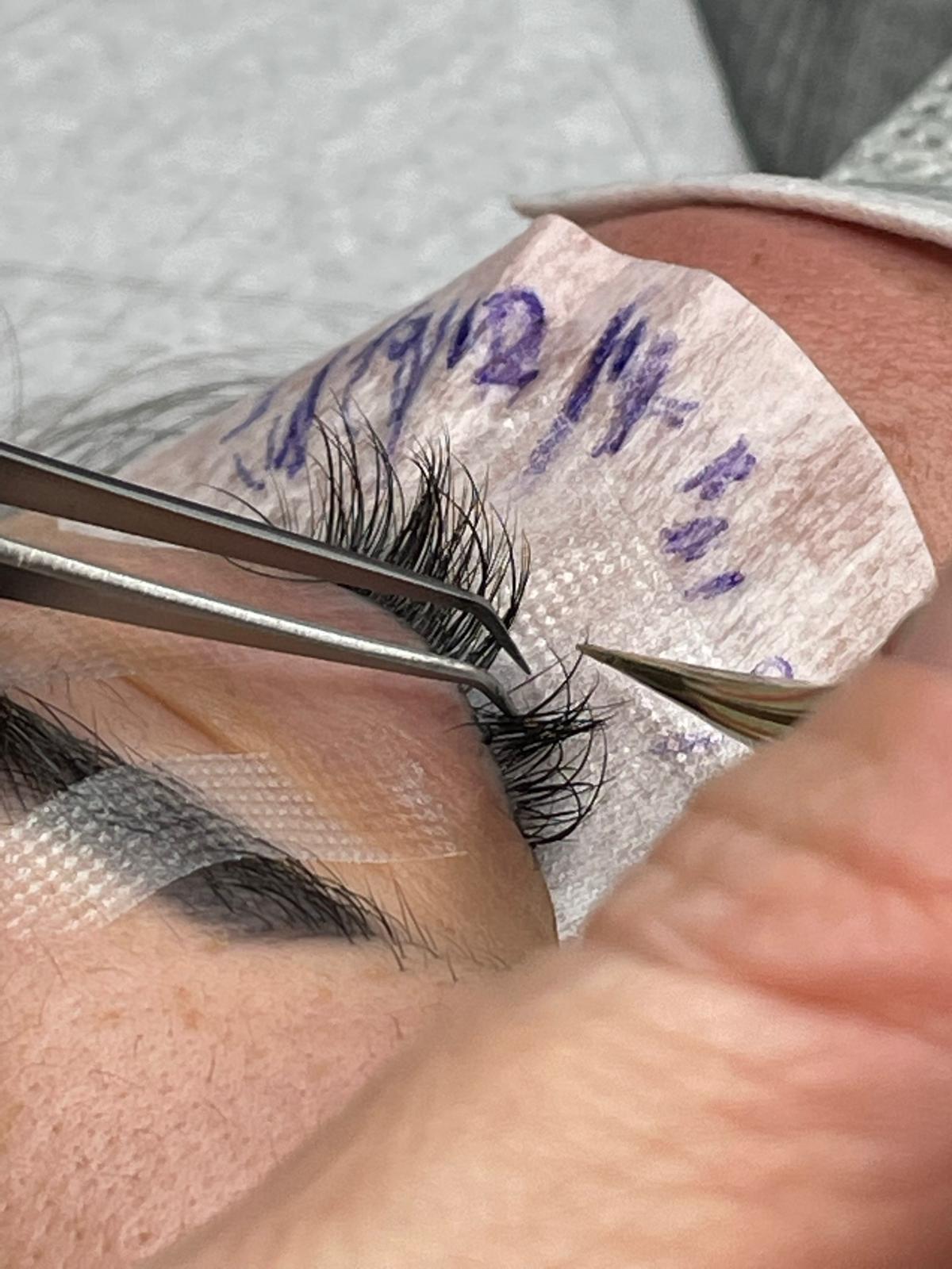 Extension Ciglia Base - 28/29 MARZO Pregnana Milanese (MI)