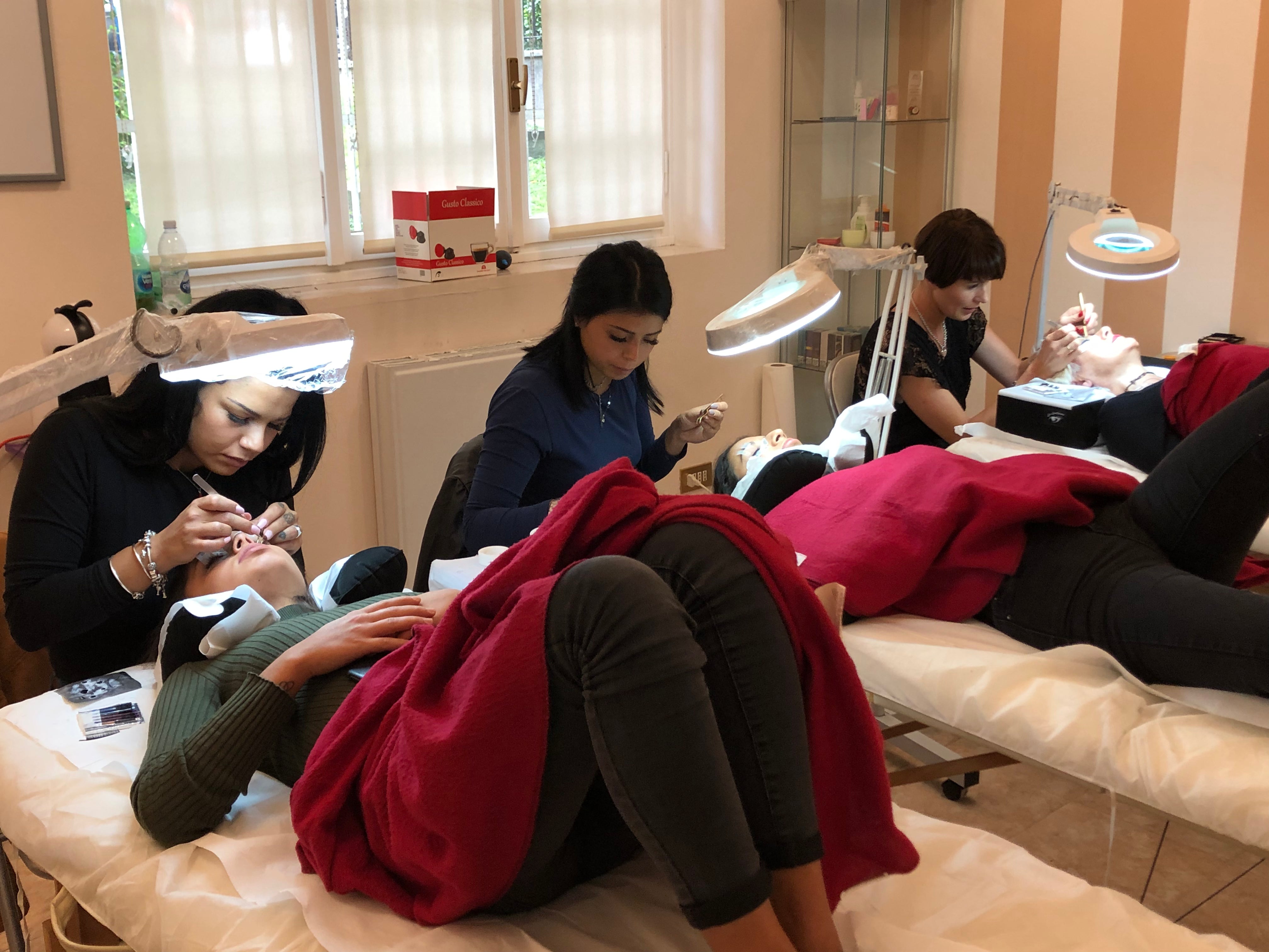 Extension Ciglia Base - 28/29 MARZO Pregnana Milanese (MI)